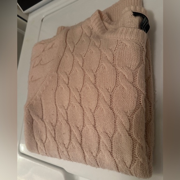 FOREVER 21 Cable Knit Sweater. Size Lg. - Picture 9 of 9